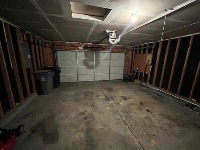 Foto del edificio - 3 Bed, 2 Bath in Hamilton Southeastern Sch...