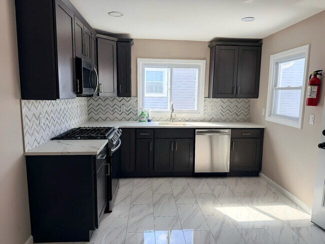 Foto del edificio - 35 Watson Ave