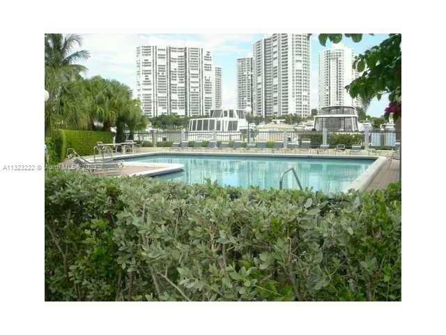 Foto del edificio - 20904 Leeward Ct