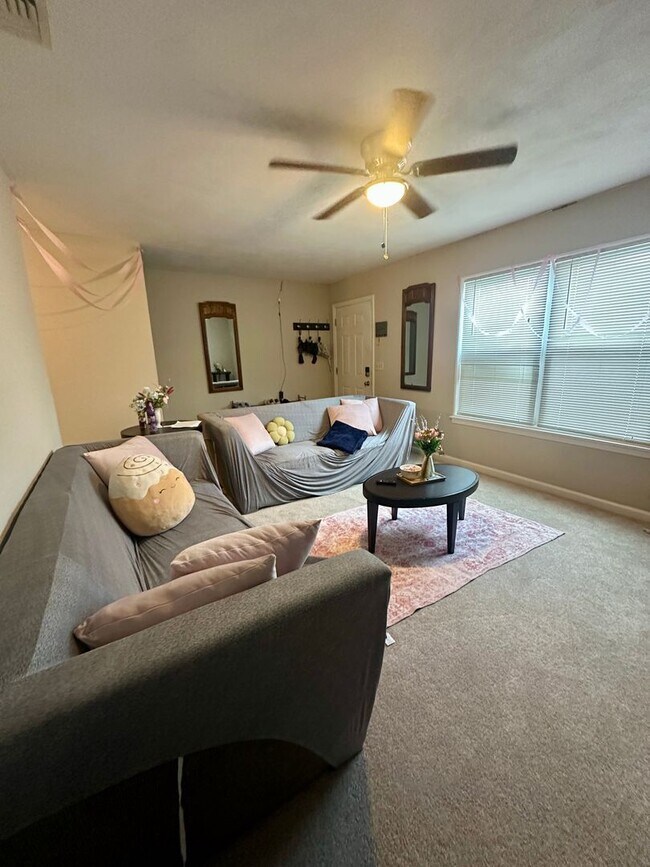 Foto del edificio - Prime Location Close to Virginia Tech