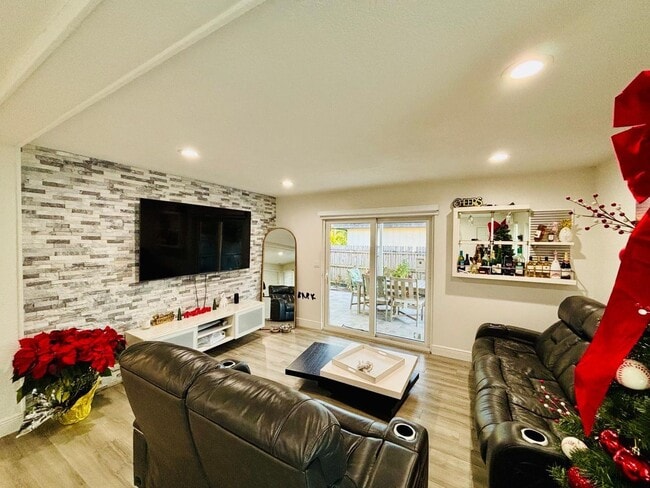 Foto del edificio - 8000 NW 74th Terrace