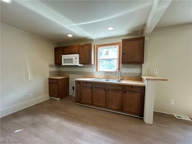 Building Photo - 1317 Plum St