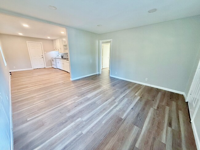 Foto del edificio - 428 E Elm St
