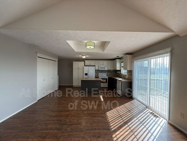 Building Photo - 3419 S Farm Rd 129