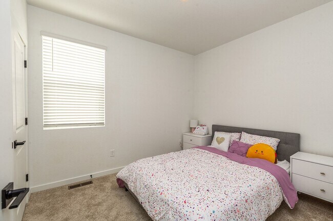Foto del edificio - Single Family Home for Rent in Desirable L...