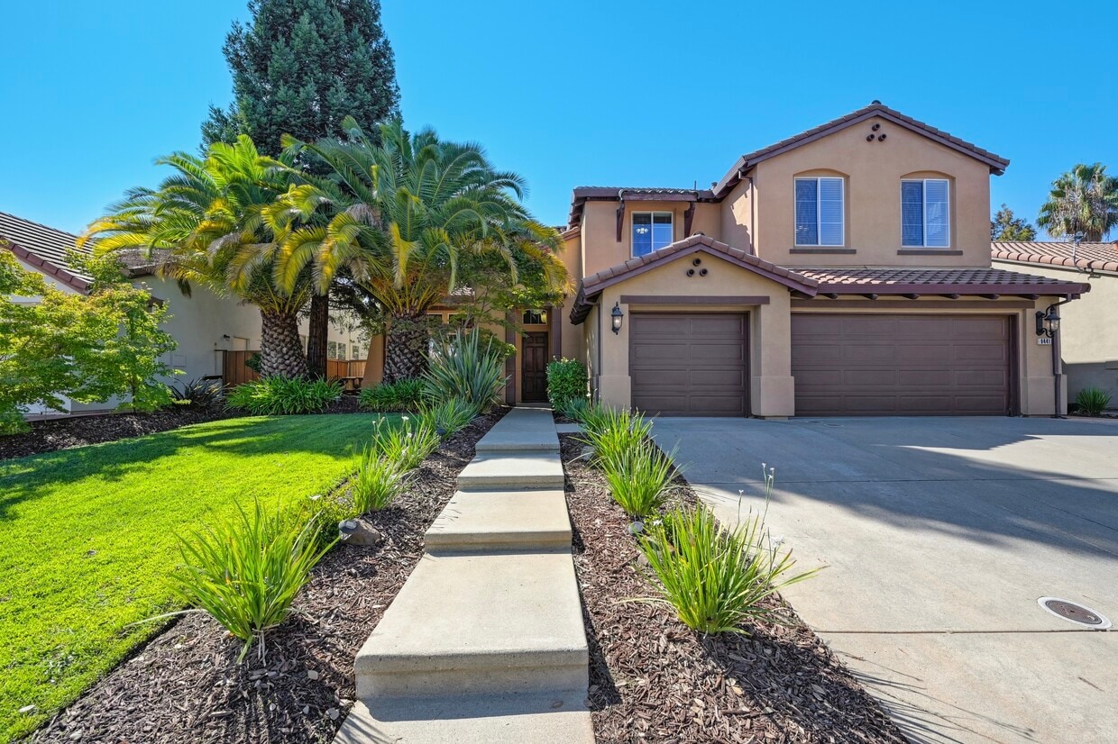 Foto principal - 8441 Briggs Dr