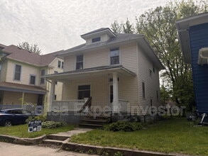 Building Photo - 1353 Huestis Ave