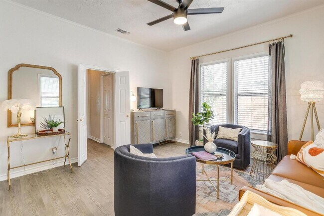 Foto del edificio - Charming 2-Bed, 2-Bath in Arlington Heights!