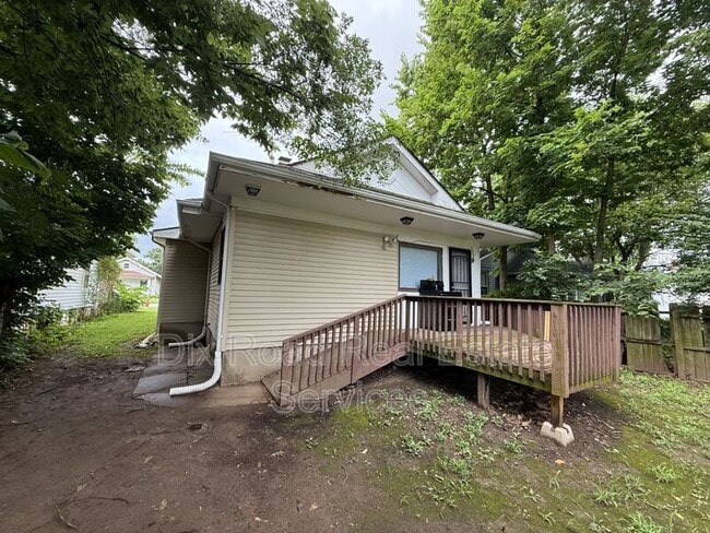 Building Photo - 1121 Kunz Ave