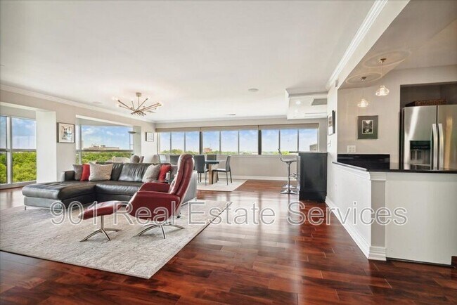 Foto del edificio - 655 Riverside Dr