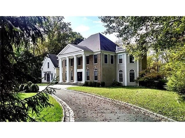 Primary Photo - 20 Jacobs Ln