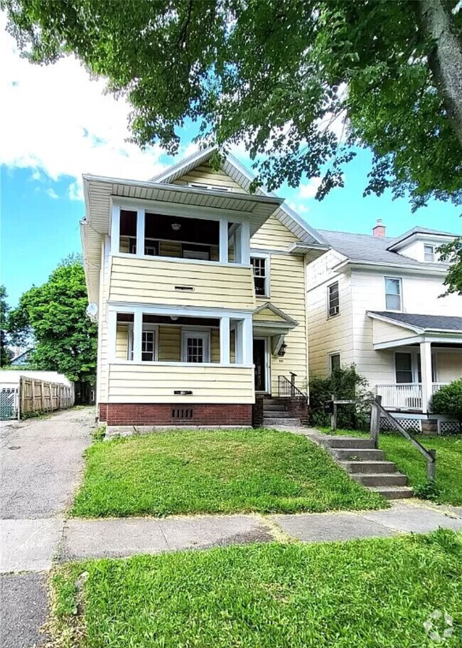 The West Seneca Apartments under 400 Rochester, NY 2 Rentals