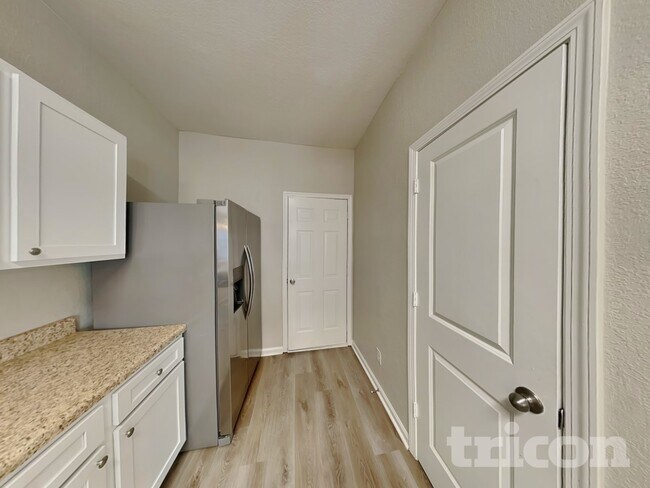 Building Photo - 10938 Wheeler Trce