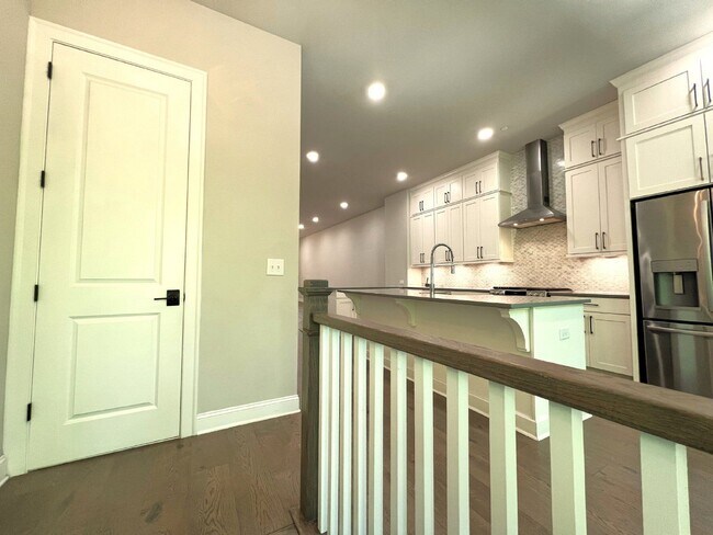 Foto del edificio - 4353 Parkside Pl