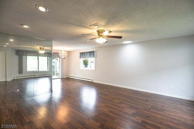 Building Photo - 49 Juniper Plaza