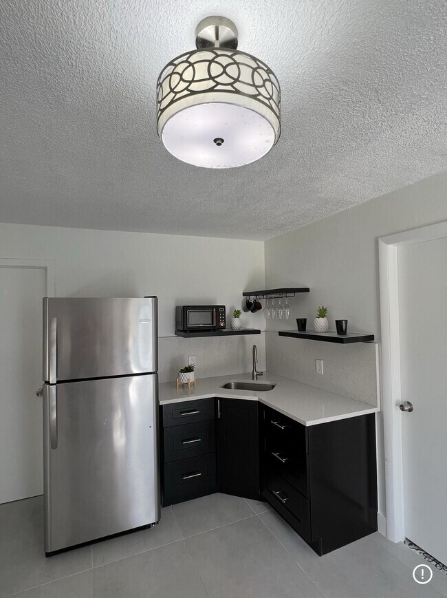 Foto del edificio - 4791 Elmhurst Rd
