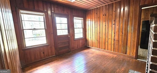 Building Photo - 320 Adair St