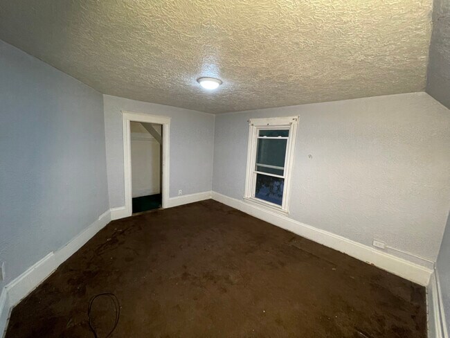 Foto del edificio - 709 Steward Ave