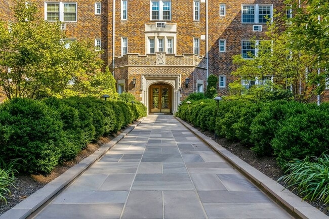 Spacious 1BR/1BA in Fabulous Cathedral Heights neighborhood! - Spacious 1BR/1BA in Fabulous Cathedral Heights neighborhood! House