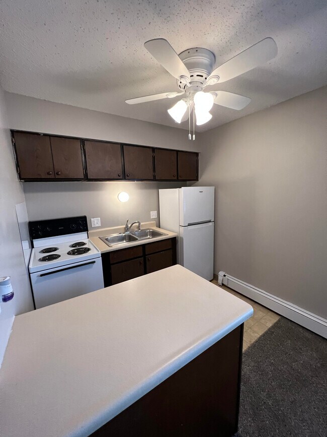 Kitchen - 2109 W 1st St
