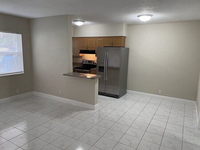 Building Photo - 2121 N Ocean Blvd