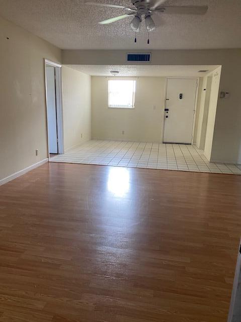 Foto del edificio - 719 Lori Dr