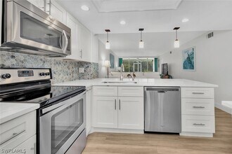 Building Photo - 15161 Cedarwood Ln