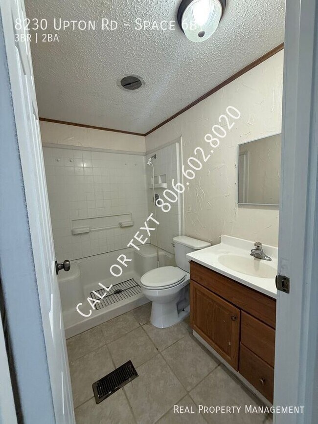 Foto del edificio - 8230 Upton Rd