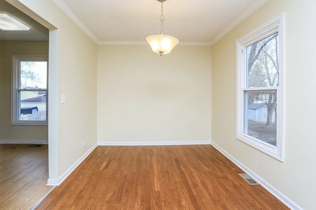 Foto del edificio - 136 Mayfield Dr