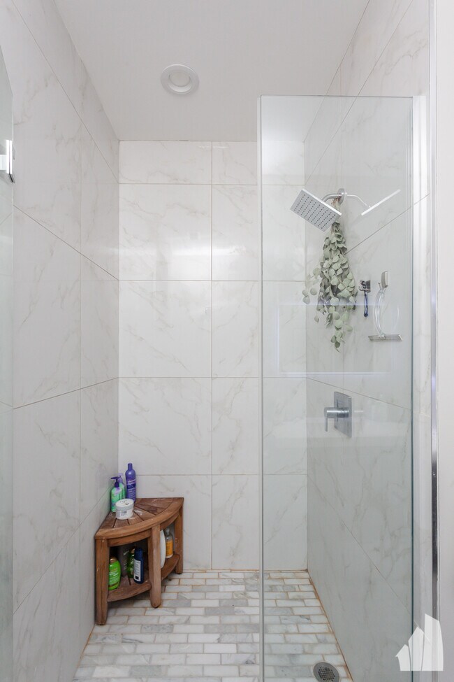 Foto del edificio - 861 W Wrightwood Ave