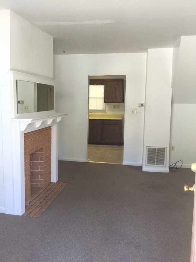 Foto del edificio - One Bedroom Apartment for Rent