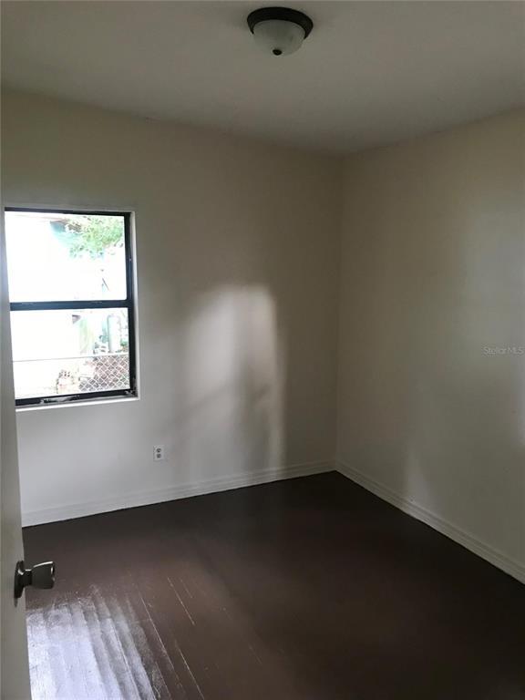 Foto del edificio - 6128 Strawflower Pl