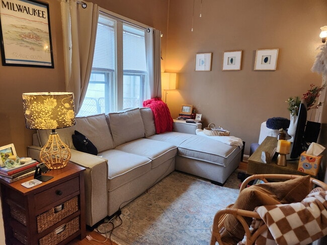 living - 1549A N Warren Ave