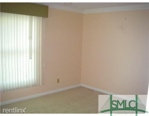 Foto del edificio - 43 Deerfield Rd