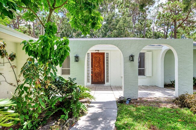 Foto del edificio - BEAUTIFUL WELL MAINTAINED 3 BEDROOM 2 BATH...