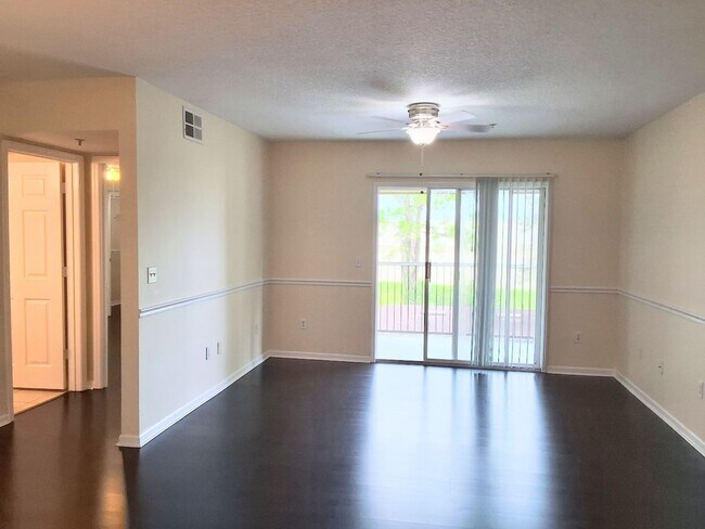 Photo - Gorgeous Wood Floors 1/1 condo for RENT @The Crest close to UCF
