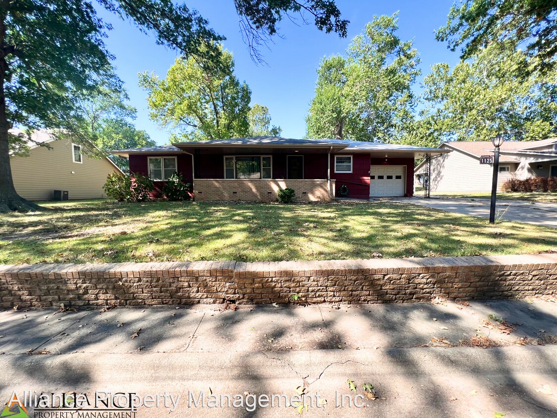 Primary Photo - 3 br, 1 bath House - 1125 Meadowbrook Rd.