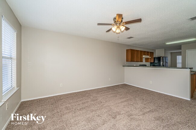 Building Photo - 1023 Hampton Dr