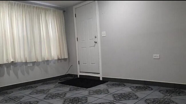 Foto del edificio - 4054 S Artesian Ave
