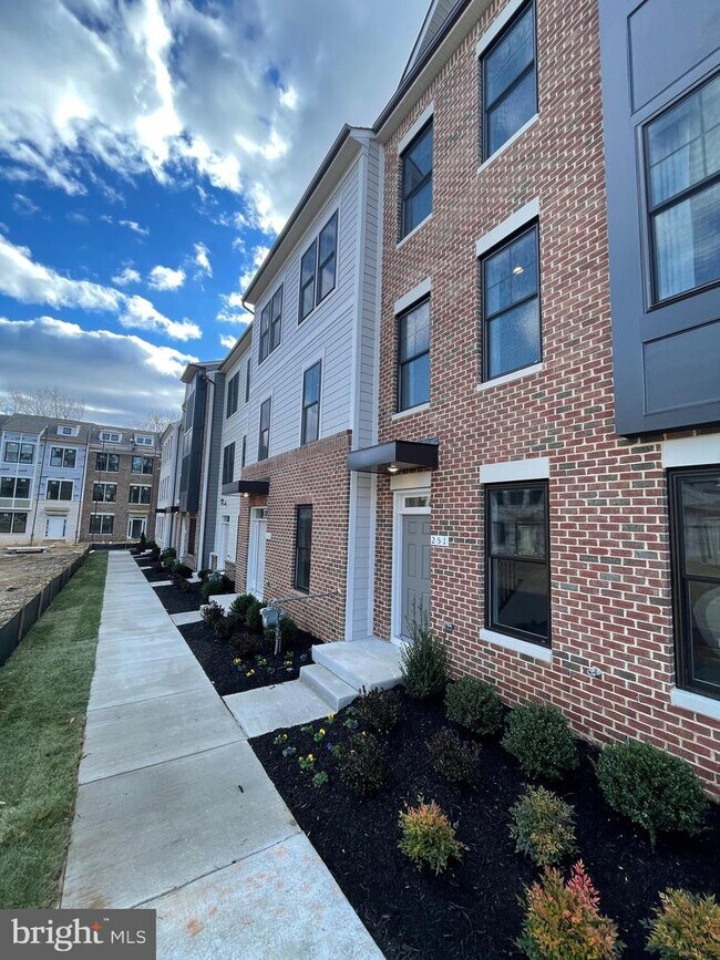 Building Photo - 253 Willis St