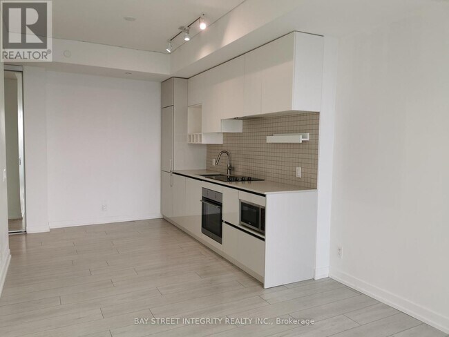 Photo du bâtiment - 5 Buttermill Ave.