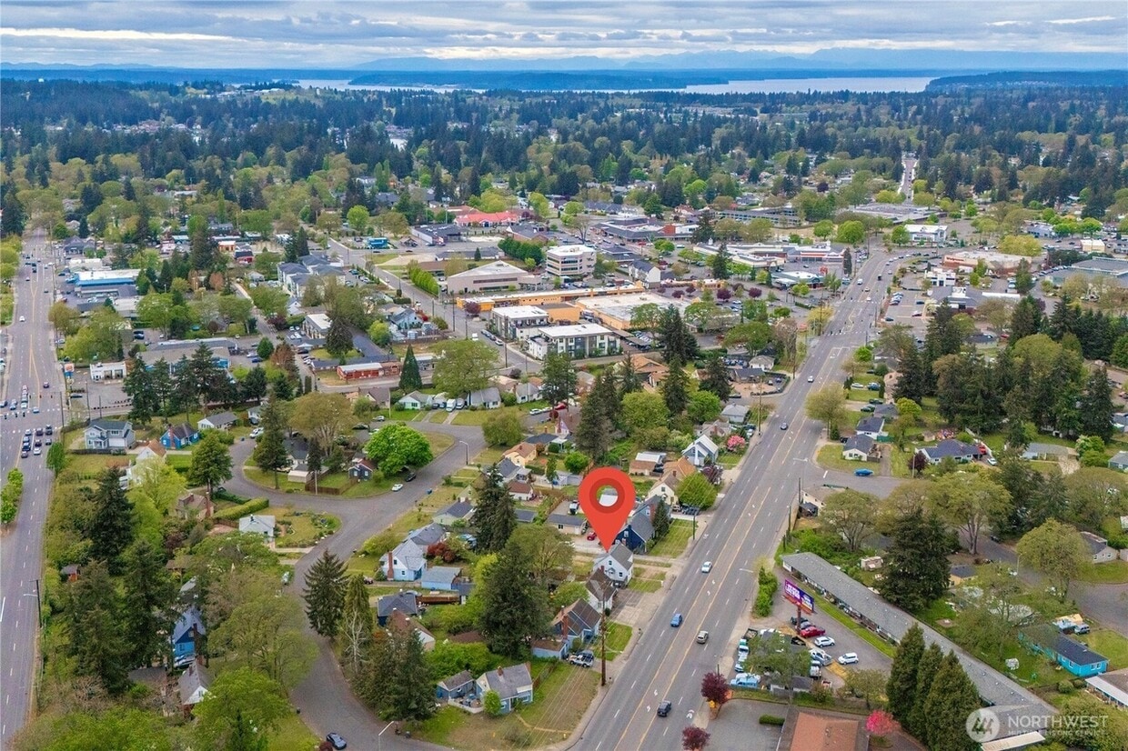 Primary Photo - 9664 Bridgeport Way SW