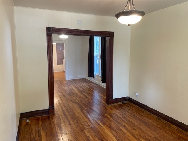 Foto del edificio - 523 E 3rd St