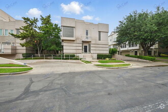 Building Photo - 4040 Avondale Ave