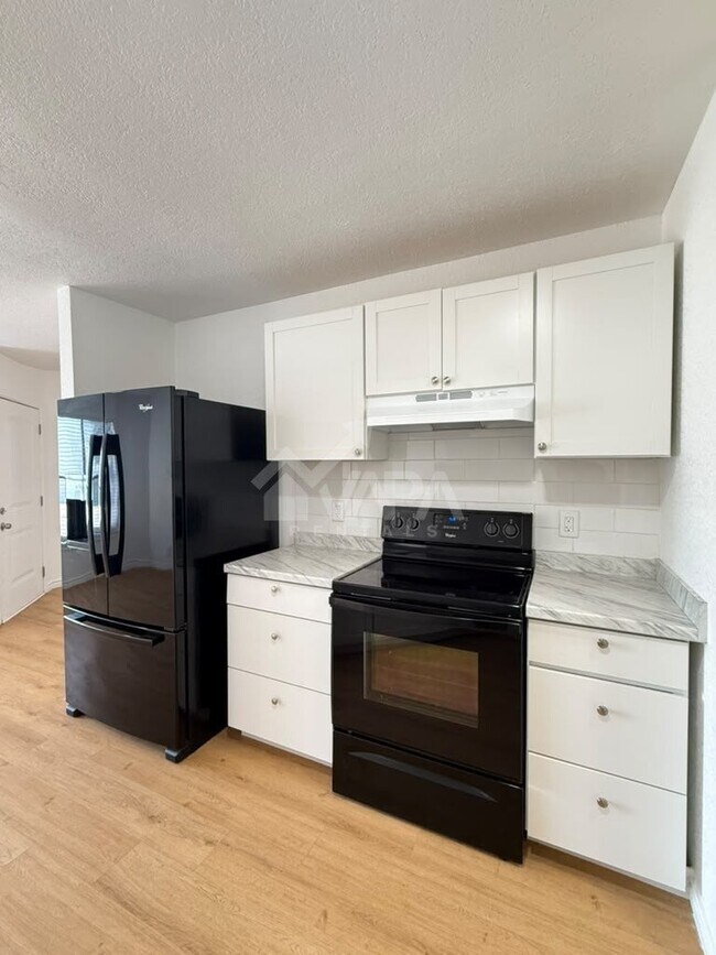 Building Photo - 4103 Sunrise Glade Dr