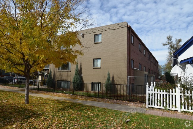 Building Photo - Mulberry Flats