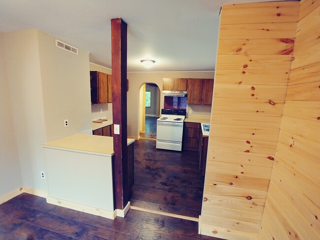 Building Photo - 48 3rd St