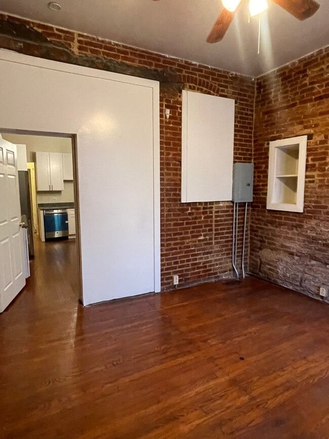 Building Photo - 2630 N Charles St