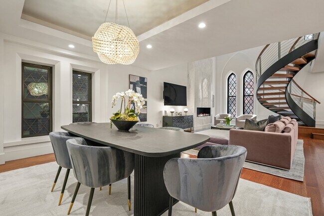 Foto del edificio - 201 W Brookline St