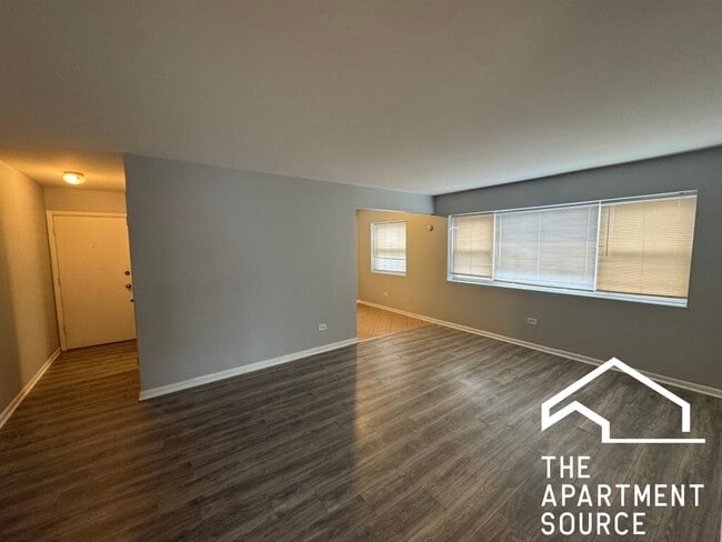 Building Photo - 3057 N Narragansett Ave